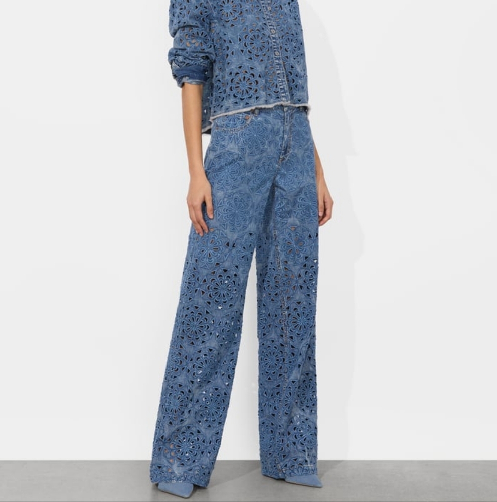 Alice + Olivia WEEZY LASERCUT JEAN - Picture 5 of 16
